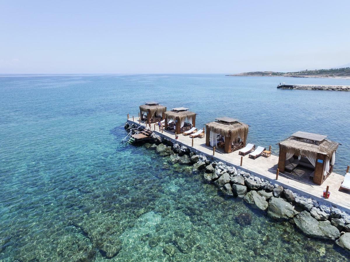 Malpas Hotel Agios Epiktitos Exterior photo