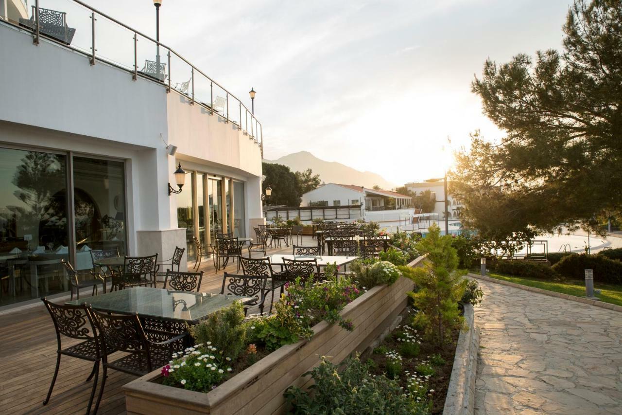 Malpas Hotel Agios Epiktitos Exterior photo